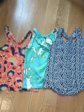 J. Crew, Limited, Banana - 3 Floral & Graphic Tank Tops Coral, Green , Navy SzM